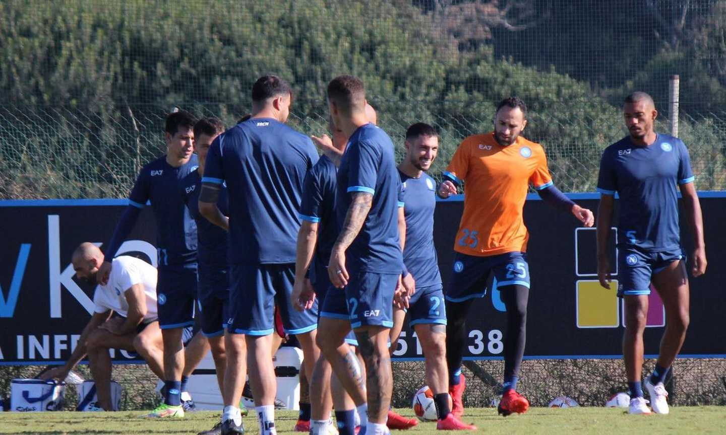 Napoli, report allenamento: Lozano, Lobotka e Anguissa a parte, terapie per Malcuit