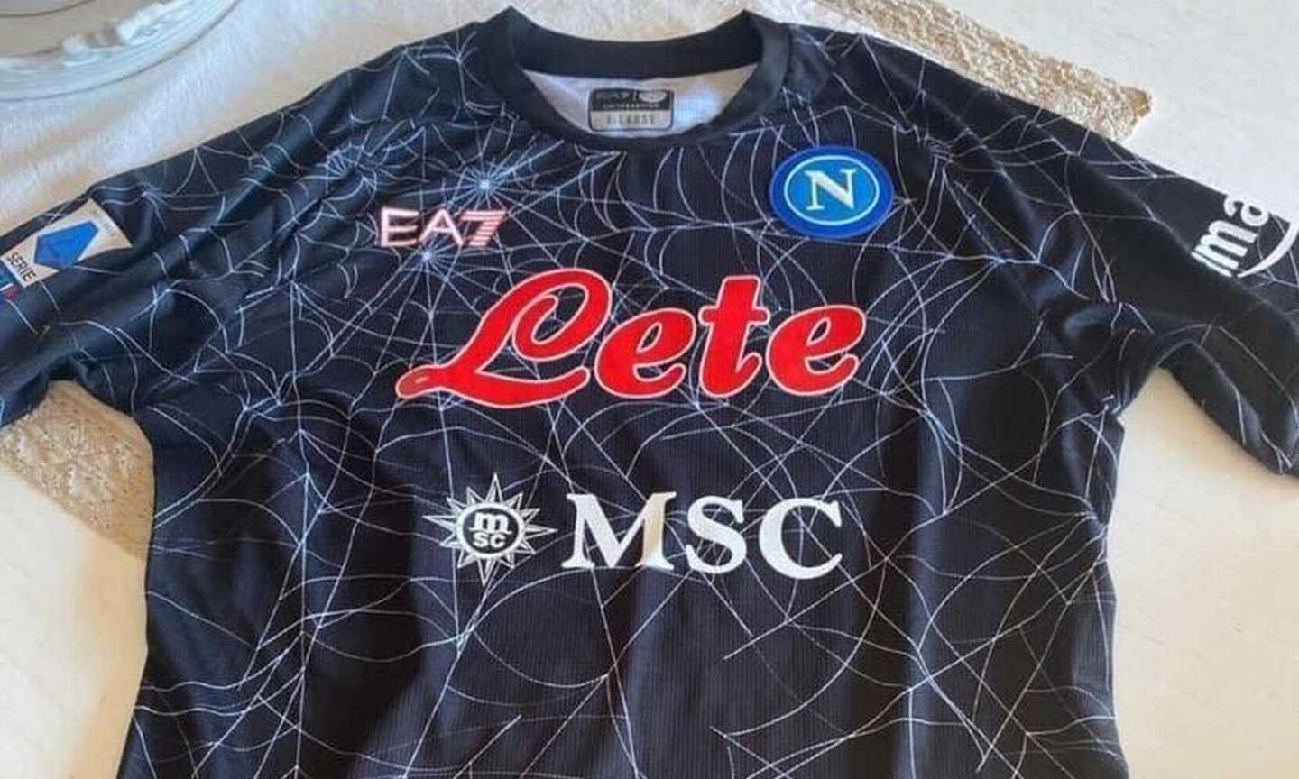 Napoli, UFFICIALE: svelata la maglia in tema Halloween