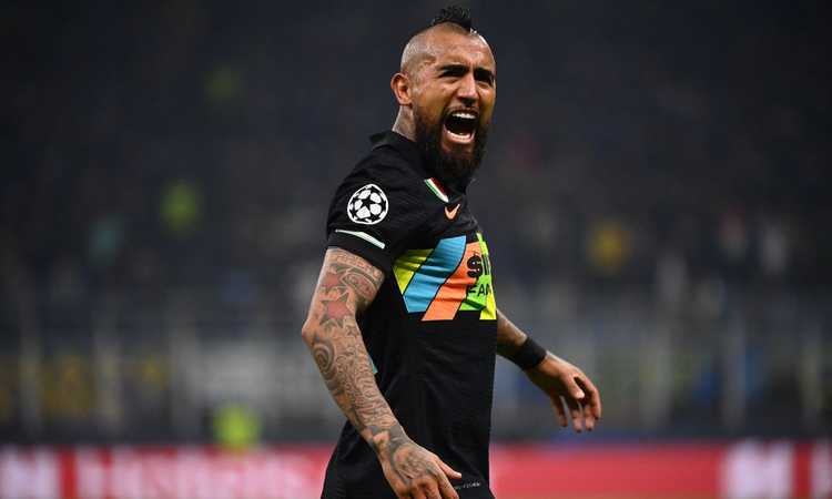 Inter, Vidal: 'Ultimo giorno di riposo, pronto a vincere tutto nel 2022'. Ma la maglia è del Flamengo FOTO