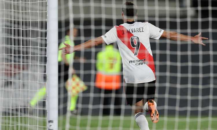 Sfida mercato fra Fiorentina e Milan: c'è una scappatoia per la clausola di Alvarez