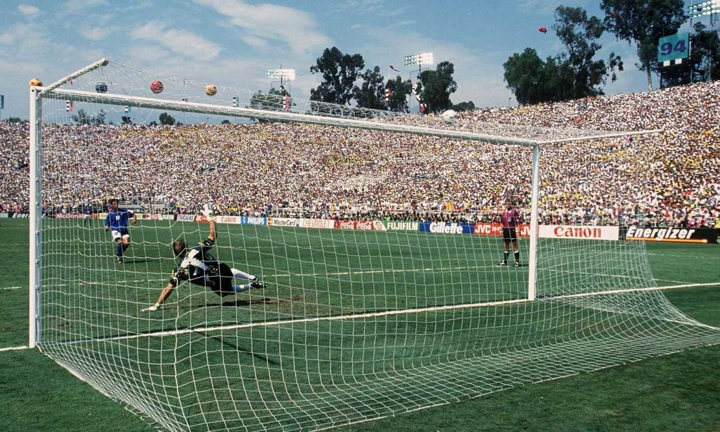 Undici metri, sliding doors da Baggio a Pellè, i rigori più pesanti sbagliati dall'Italia negli Undici metri, sliding doors da Baggio a Pellè, i rigori più pesanti sbagliati dall'Italia negli