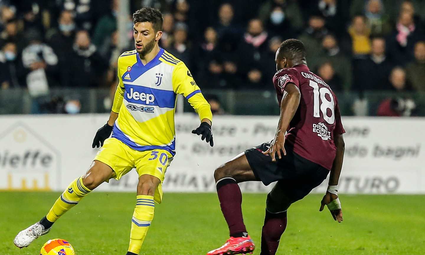 Juve, l'Aston Villa insiste per Bentancur 