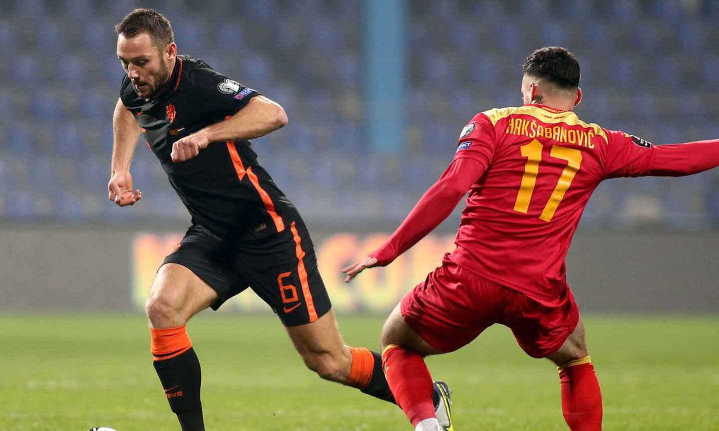 Inter, problema per De Vrij con l'Olanda. Van Gaal conferma: 'Fuori discussione che giochi martedì'