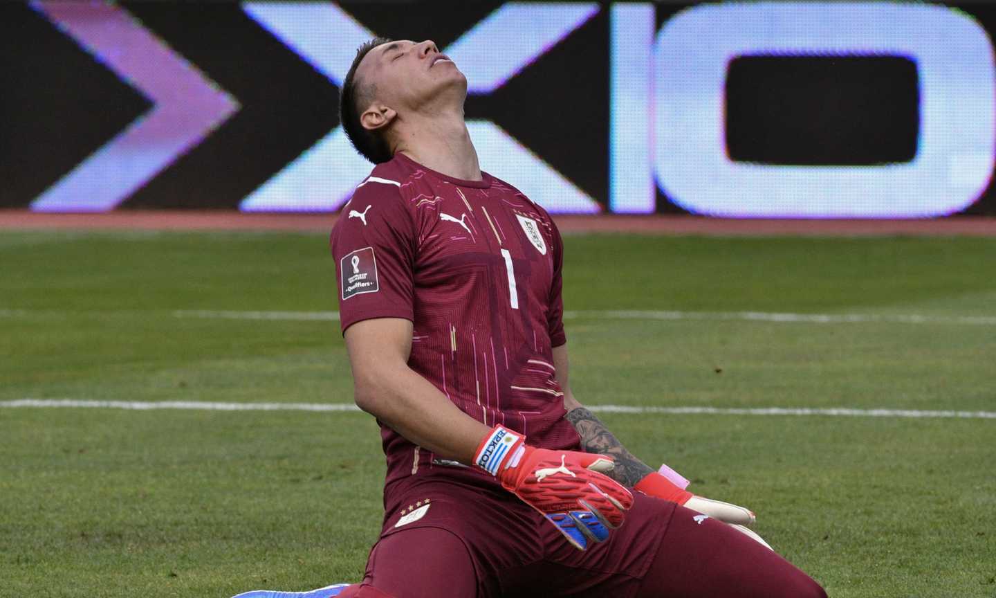 Uruguay ko in in Bolivia, che papera di Muslera VIDEO