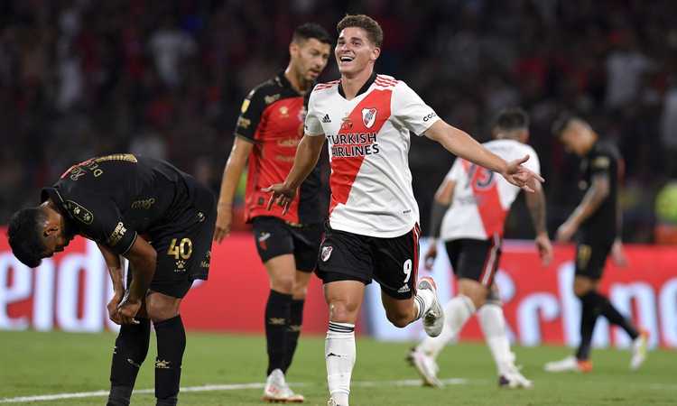 Alvarez chiude col River con una doppietta e un altro trofeo. Juve, Inter e Milan, è il momento del mercato