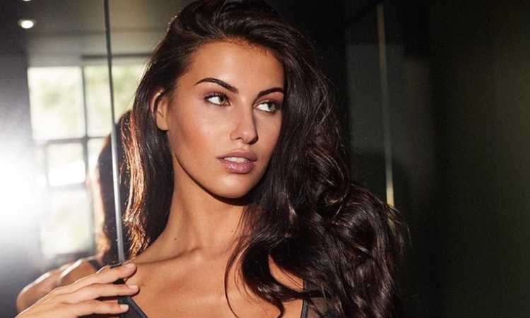 Carolina Stramare torna in tv ma pensa ancora a Vlahovic: ‘Vi spiego cosa gli è successo’ FOTO