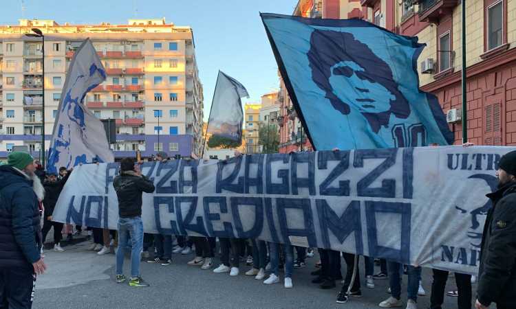 Napoli, La Carica Degli Ultras Per La Partenza A Milano: 'Noi Ci ...