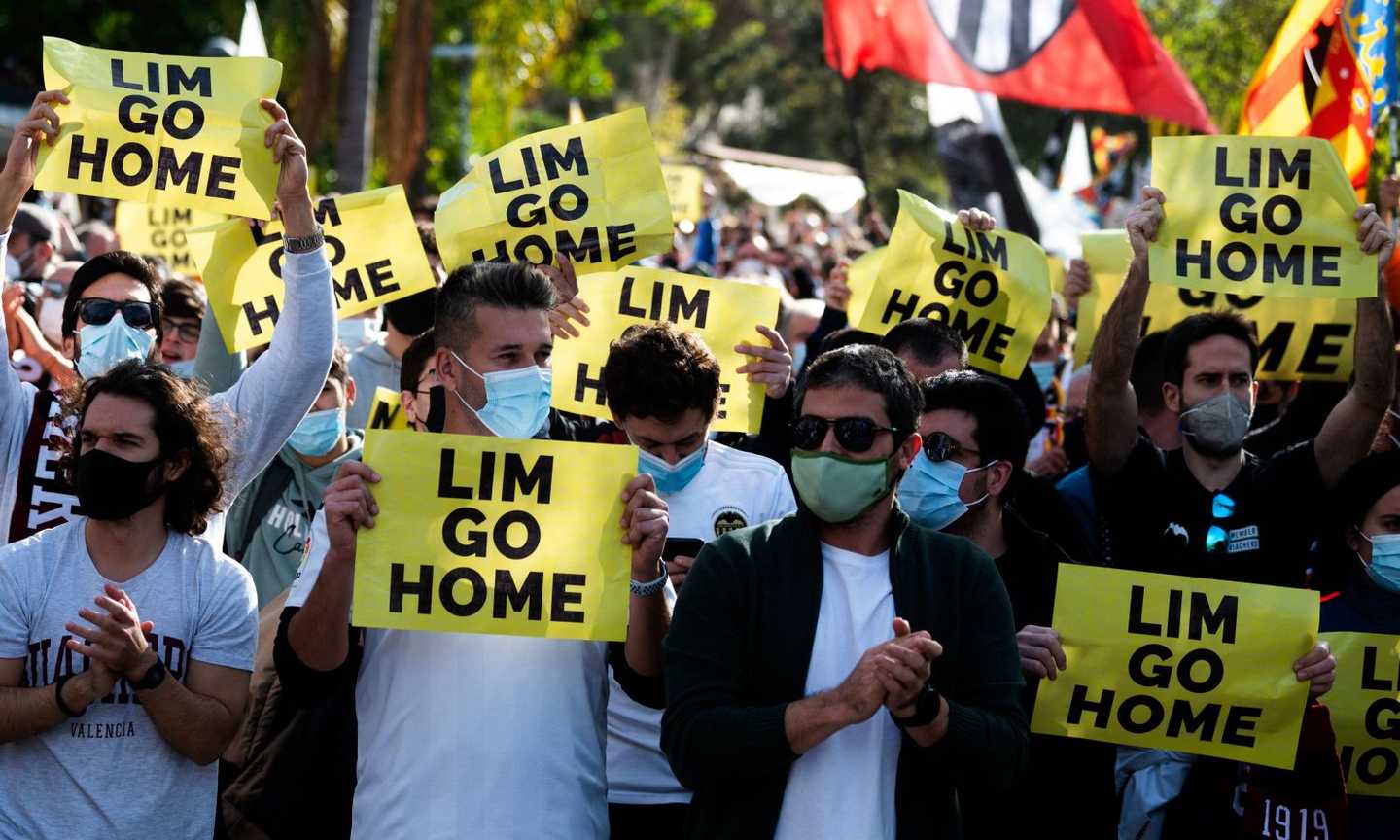 A Valencia va in scena la dignità dei tifosi, trattati da intrusi dalla proprietà Lim