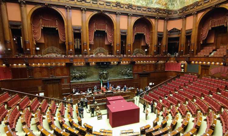 Il Governo viene incontro ai club indebitati, sbugiardato Abodi: '60 rate mensili senza sanzioni o interessi'