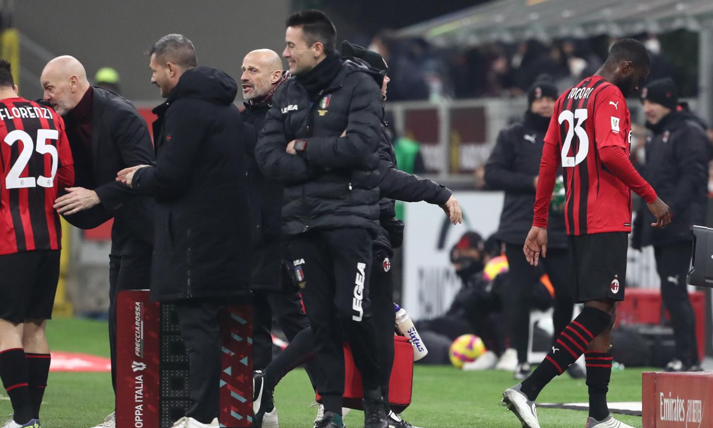 Milan, Tomori operato al menisco: 'Ci vediamo presto' FOTO. UFFICIALE: fuori un mese