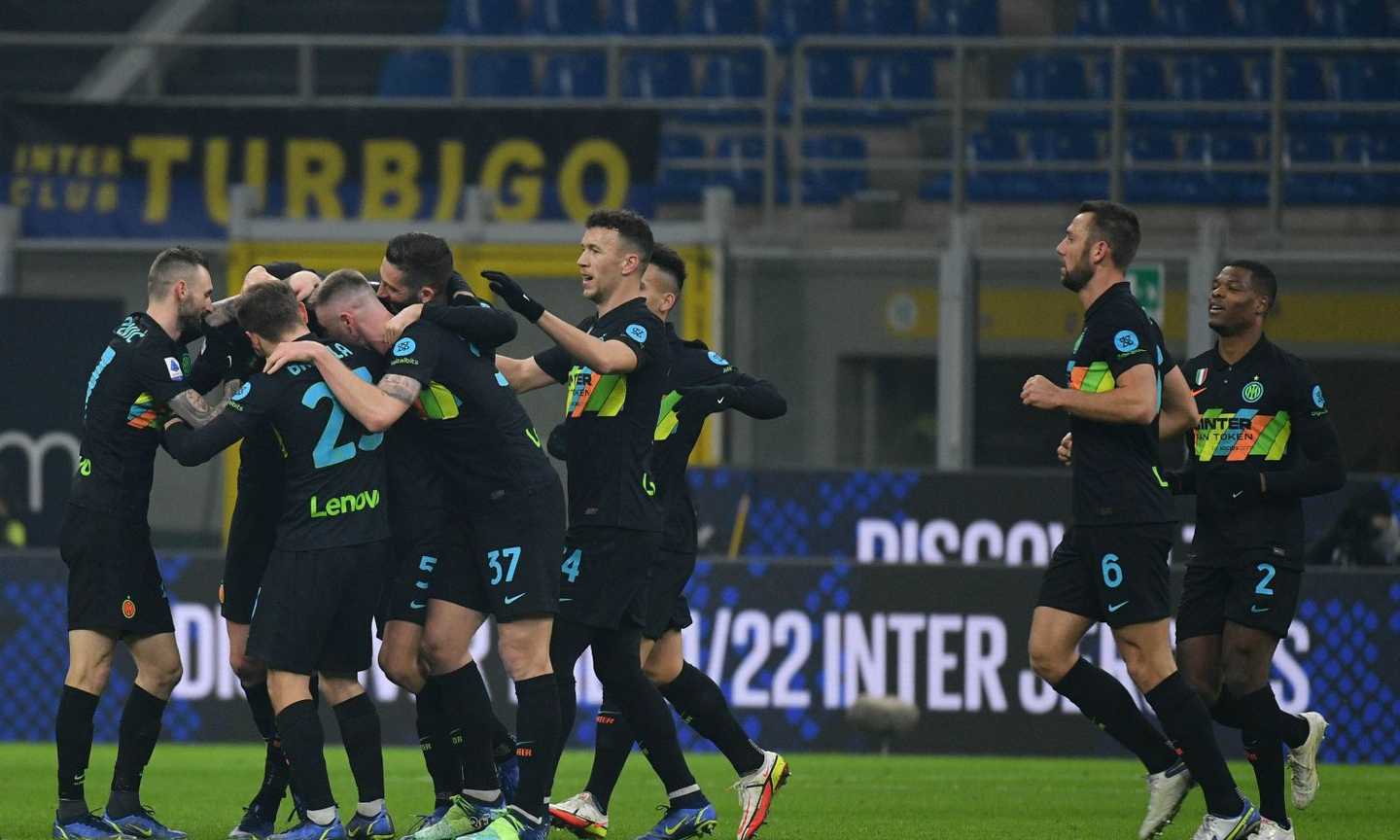 L'Inter riparte con una vittoria: 2-1 alla Lazio e controsorpasso al Milan in vetta