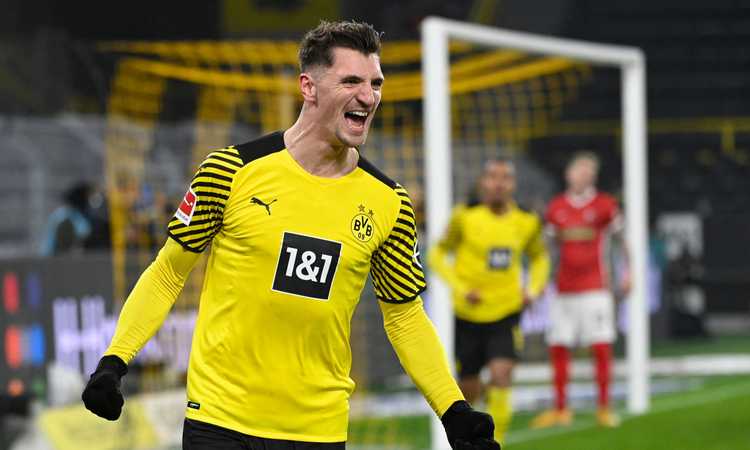 Borussia Dortmund: decisione presa per Meunier