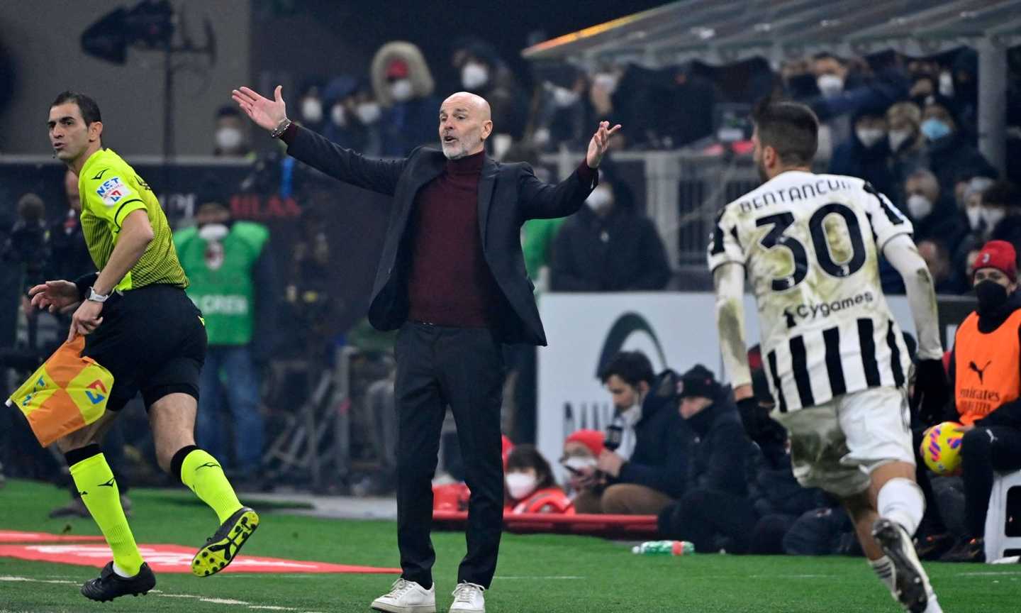 Milan, Pioli: 'Bicchiere mezzo vuoto per i punti persi con lo Spezia, non per stasera. Ibra ko? Dà la colpa al campo'