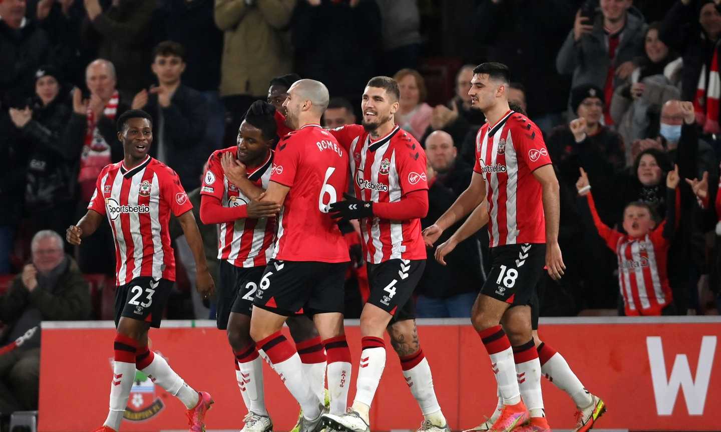 Southampton, tre club su Broja