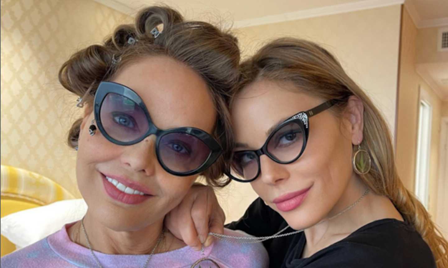 Ornella Muti, lo spacco di Sanremo, la Cannabis e la figlia Naike: tutte le FOTO