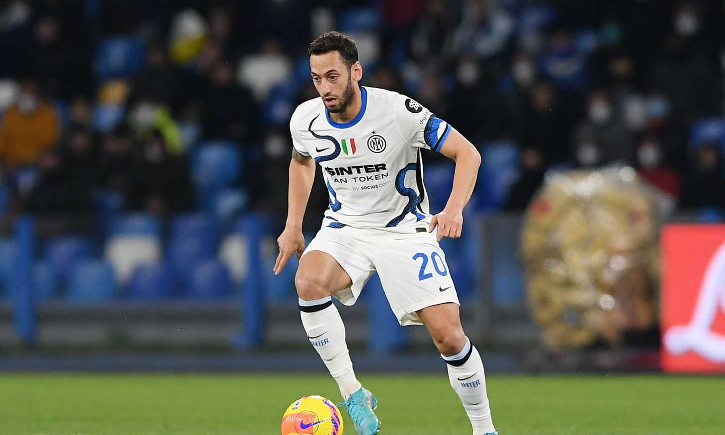 Inter, Calhanoglu: 'Difficile spiegare. Io sulla trequarti? Sono d'accordo, ma va aiutato anche Brozovic'