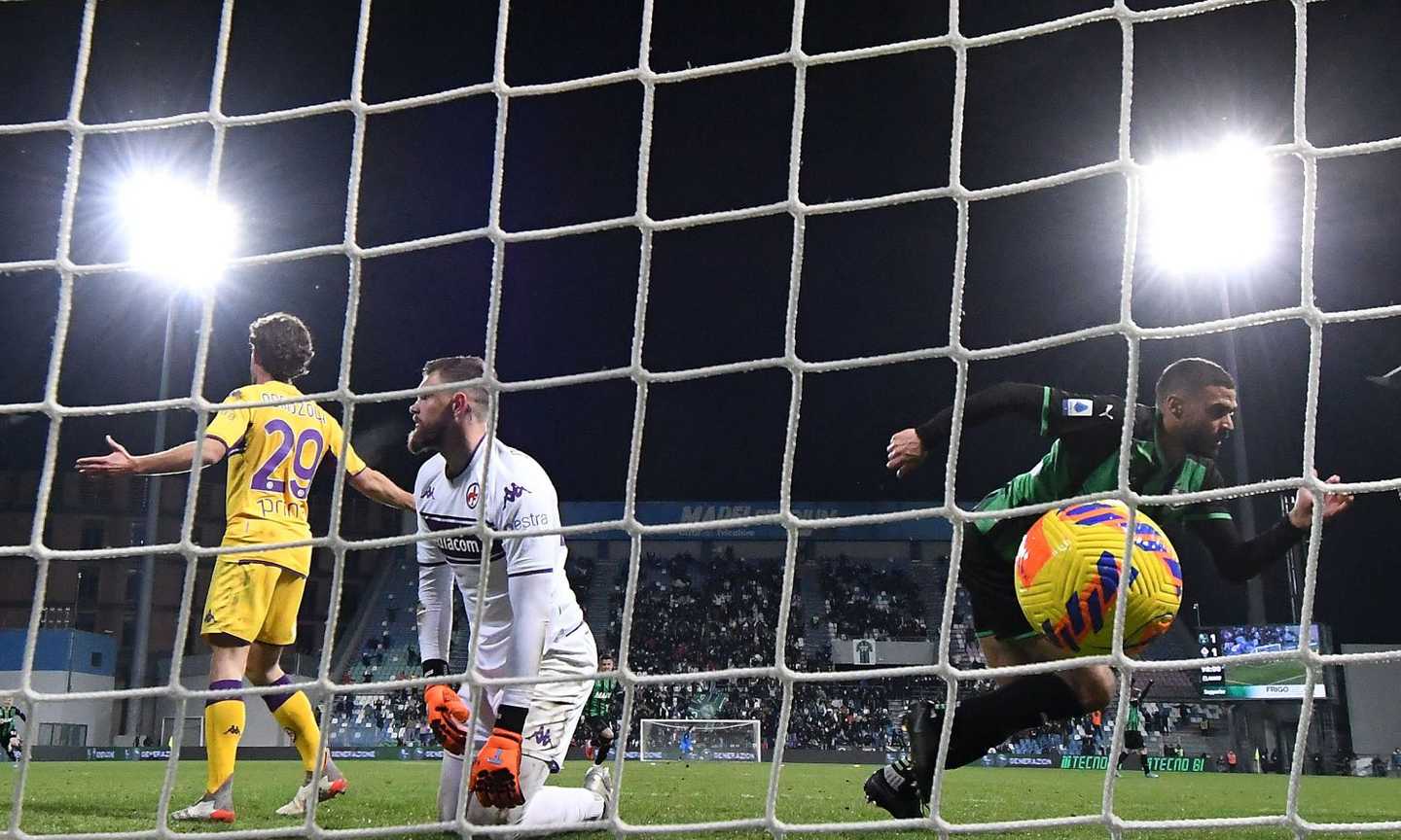 Defrel all'ultimo secondo abbatte la Fiorentina: il Sassuolo vince ancora, 2-1 al Mapei Stadium