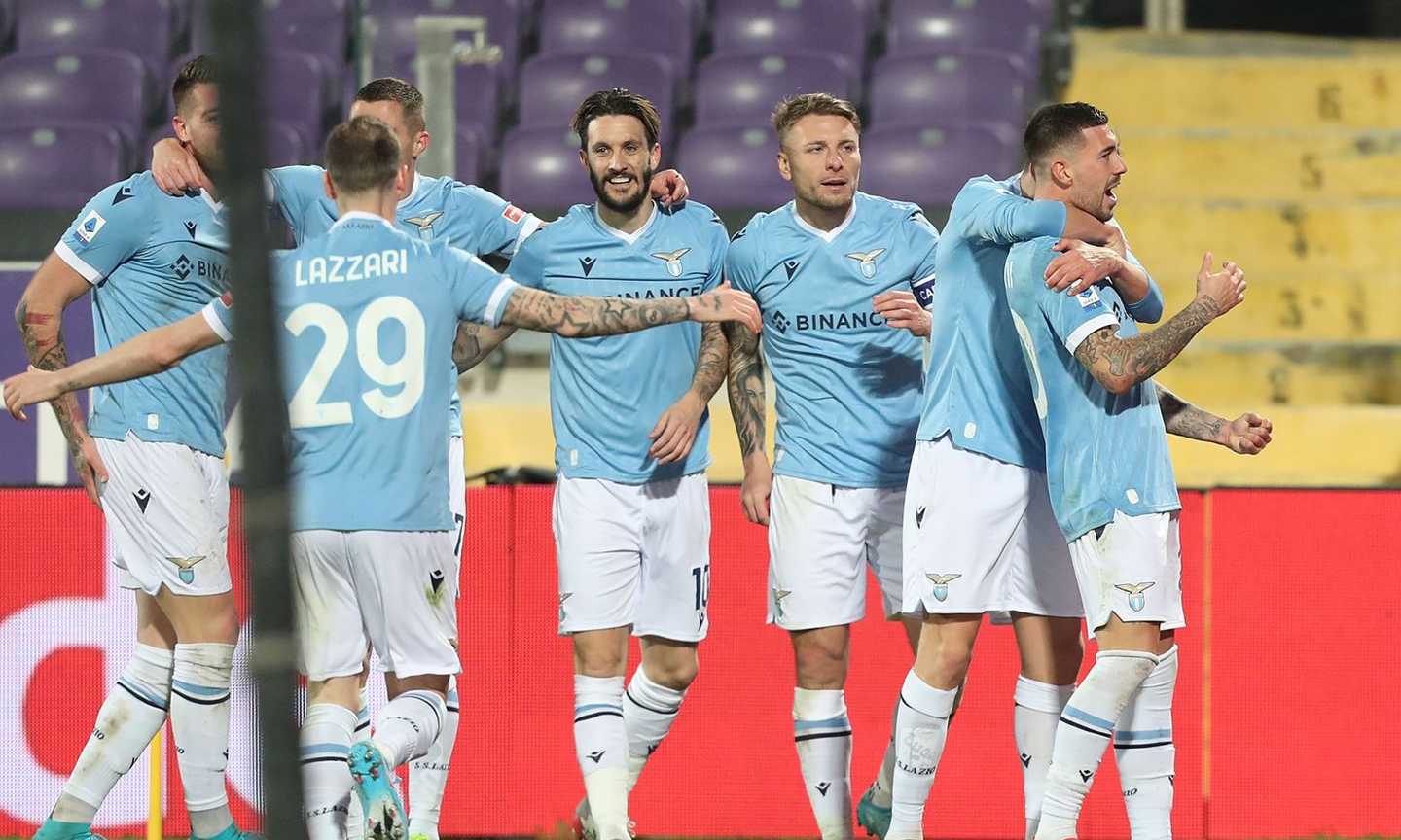 Colpo Lazio al Franchi: 3-0 alla Fiorentina e aggancio alla Roma