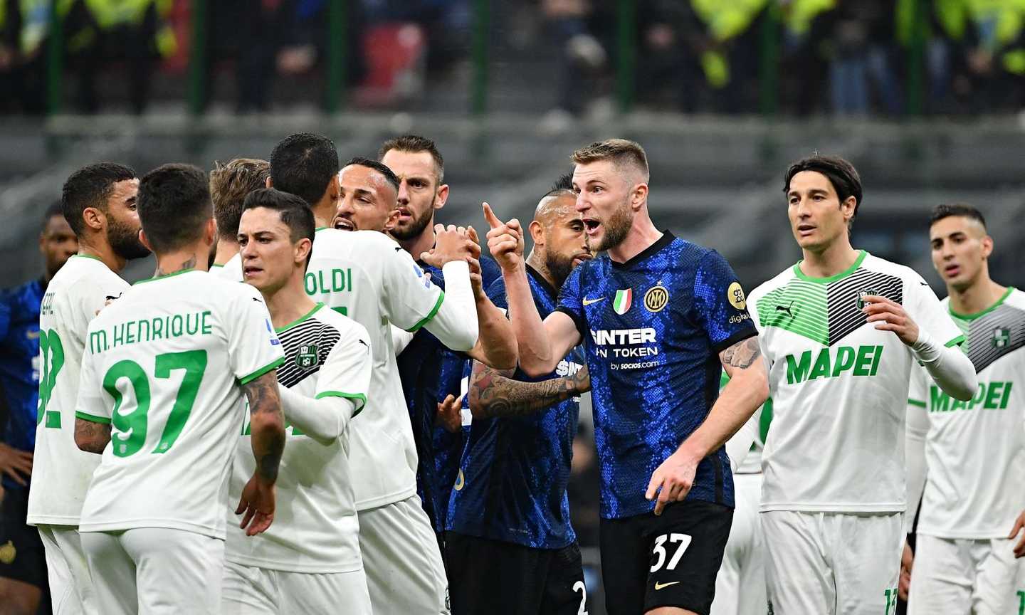 Inter-Sassuolo, rivivi la MOVIOLA: braccio di Dimarco, giusto annullare gol de Vrij. Grandi proteste sullo 0-1