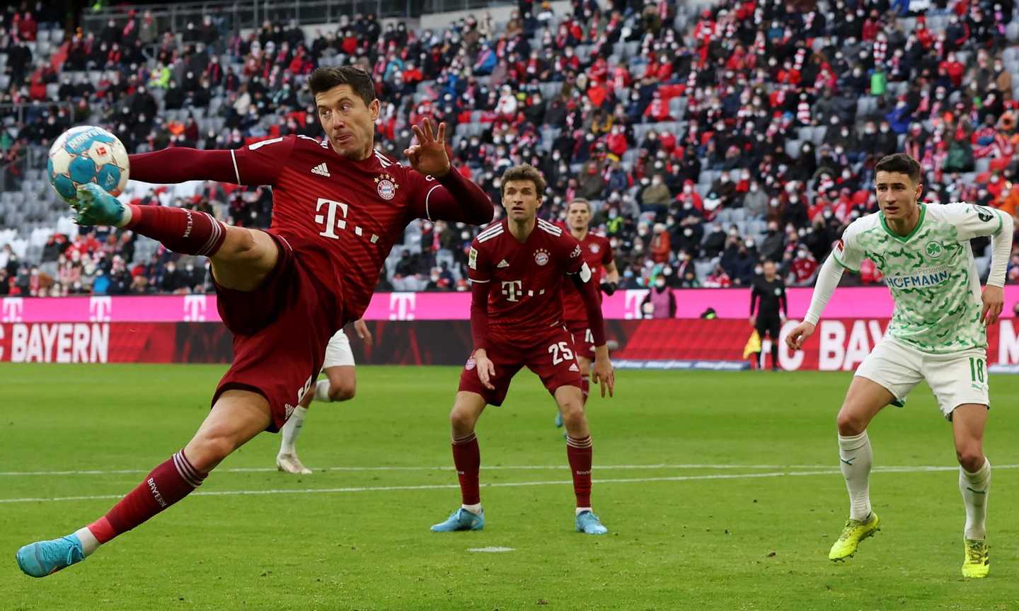 Bundesliga: rimonta Bayern, 4-1 al Furth. Dortmund-Gladbach 6-0 e -6, ne fa 6 anche il Lipsia a Berlino