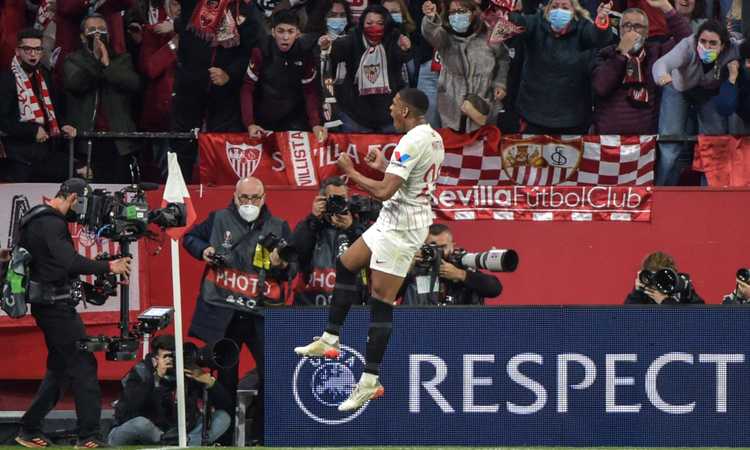 Manchester United: torna Martial, il futuro...