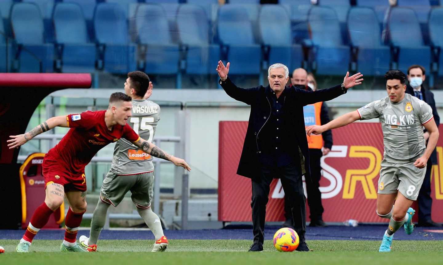 Mourinho attacca: 'Se quello è fallo non è più calcio! La Roma è piccola agli occhi del potere'