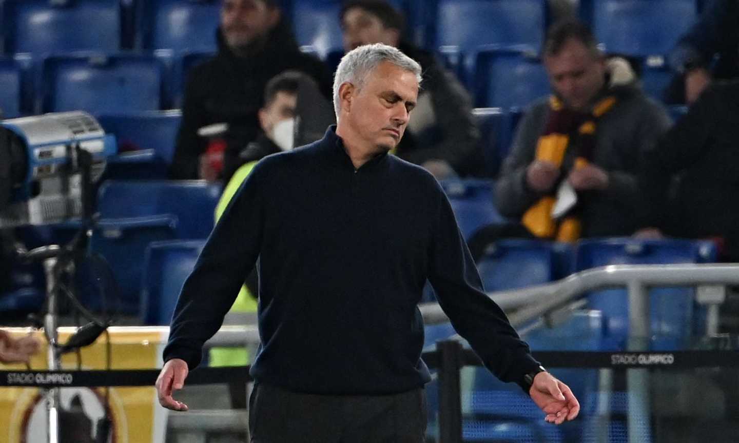 Giudice Sportivo: due turni di stop e multa per Mourinho, fermato anche Tiago Pinto. Tutte le decisioni 