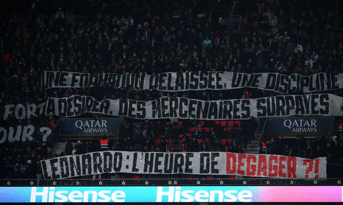 Mbappé decide PSG-Rennes al 93°, ma i tifosi protestano: 'Mercenari strapagati, si dimetta Leonardo'