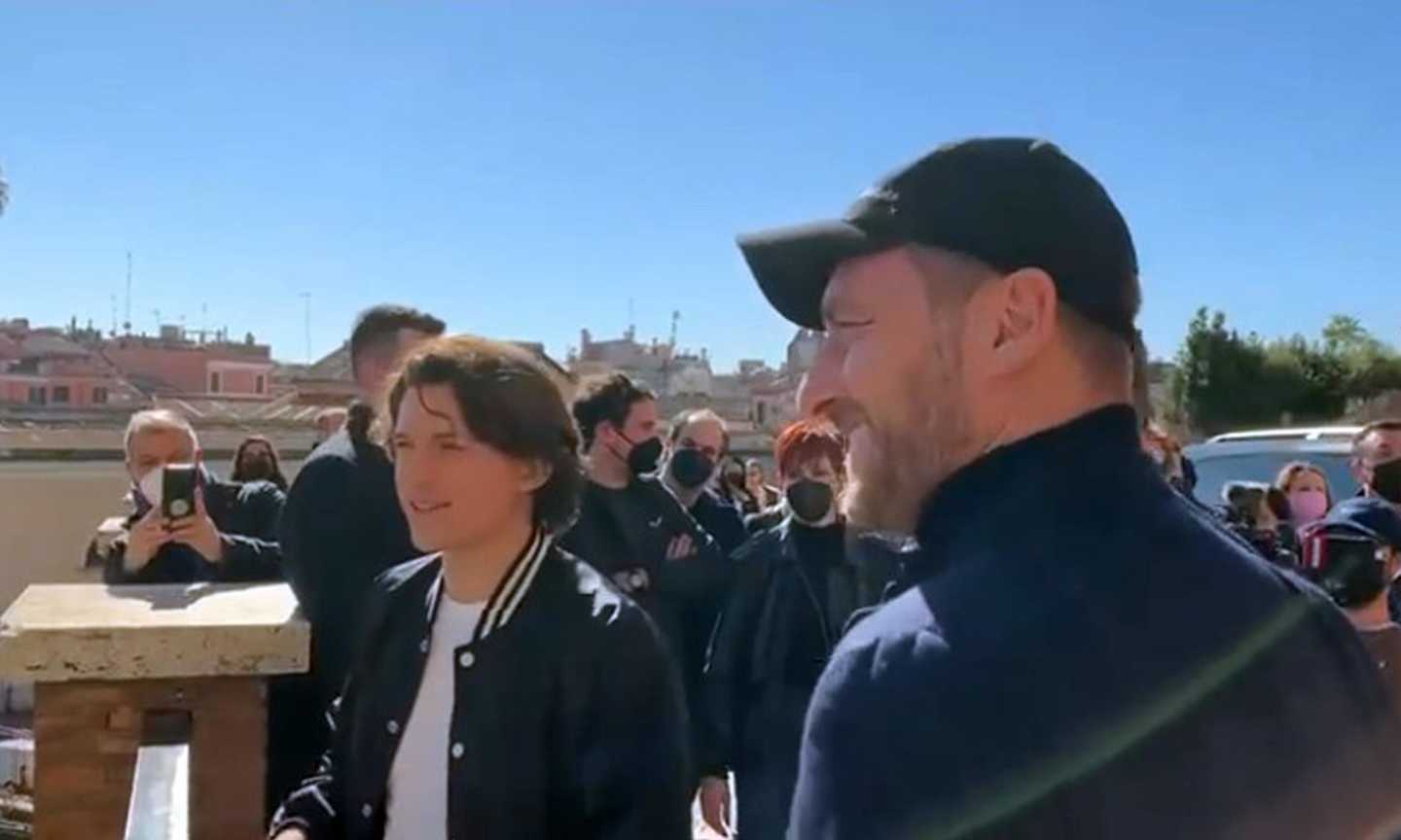 Roma, il sindaco Gualtieri: 'Totti e Tom Holland, che bella sorpresa' VIDEO