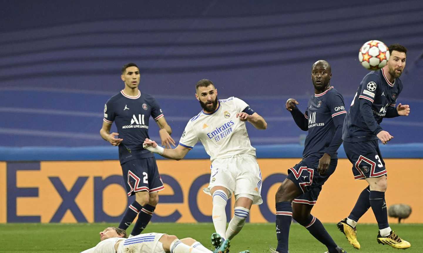 Real Madrid, Benzema: 'Non mi fermo, voglio segnare ancora. Mbappé? Ho visto la sua delusione, gli dico che...'