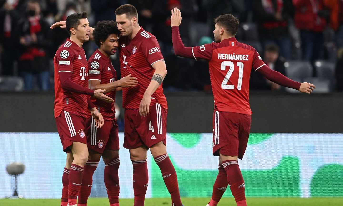 Il Bayern annienta il Salisburgo e vola ai quarti di Champions: 7-1 con triplo Lewandowski