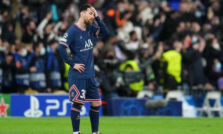 Messi fischiato a Parigi, vuole tornare al Barcellona. E il papà chiama Laporta