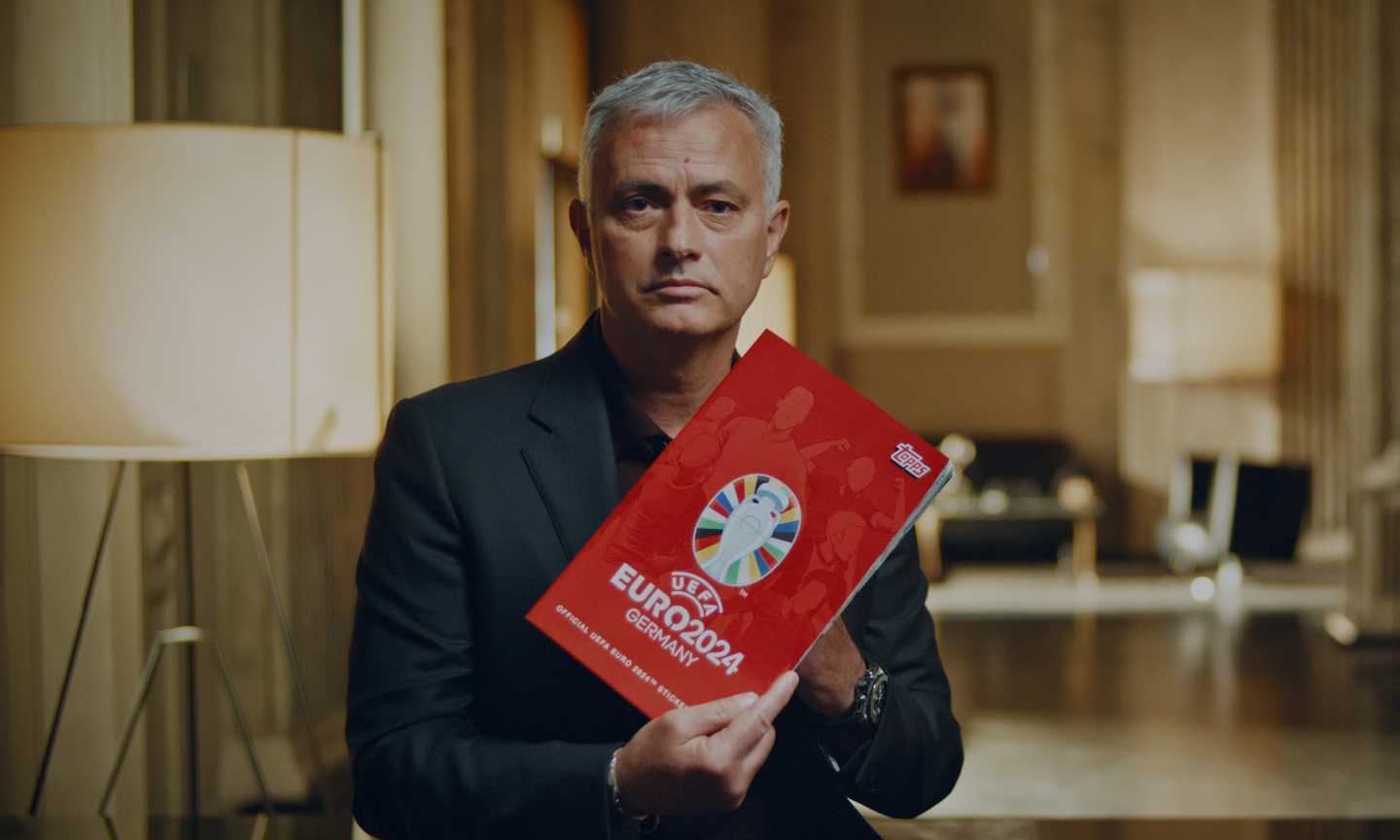 Nuovo ruolo di allenatore per José Mourinho - Topps diventa partner licenziatario ufficiale di UEFA EURO 2024™