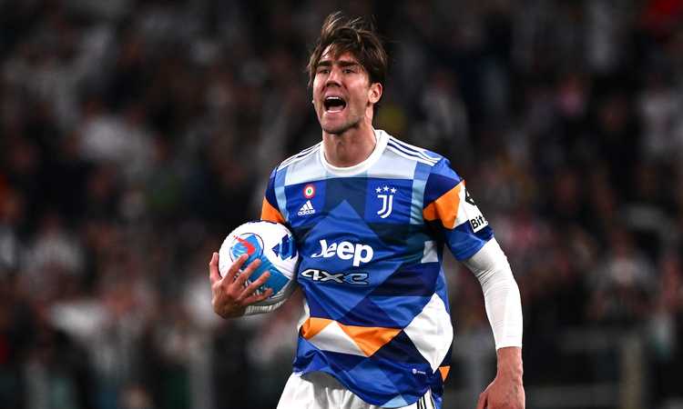 Juve, Vlahovic: 'Il gol è una dipendenza, è ciò per cui vivo. Quando sono a casa? Guardo altro calcio'