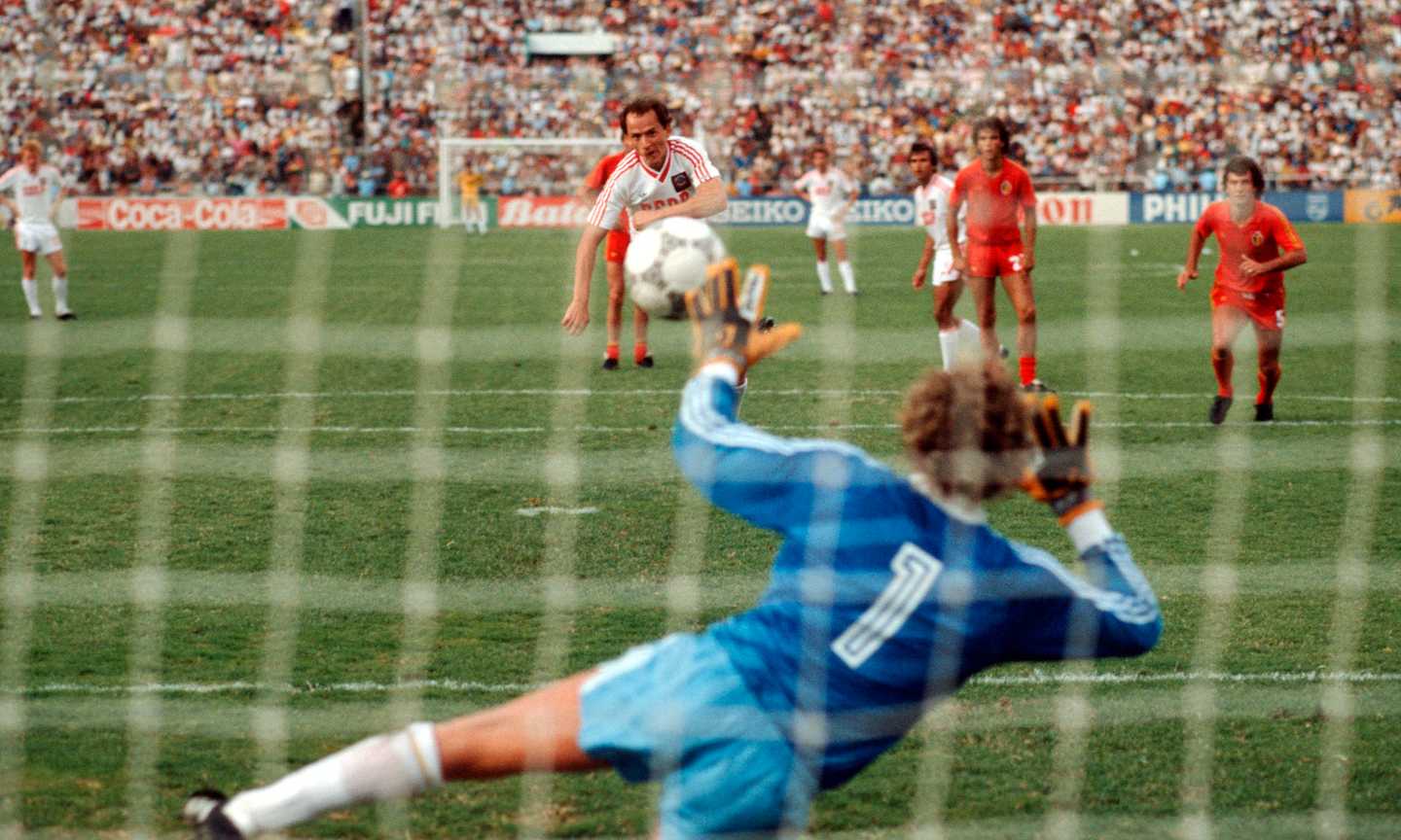 Belanov: Pallone d'Oro con l'URSS ('Zavarov meglio di Maradona'), vicino alla Serie A e ora in guerra per l'Ucraina FOTO