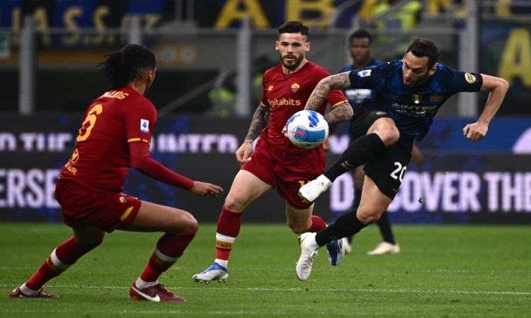 Fifa 22: Calhanoglu, Leao e Muriel nella squadra della settimana