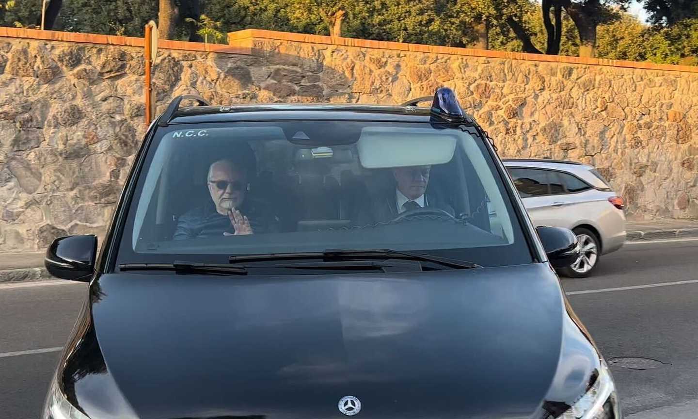 Napoli, cena di squadra: c’è De Laurentiis, Spalletti finge di investire un giornalista VIDEO