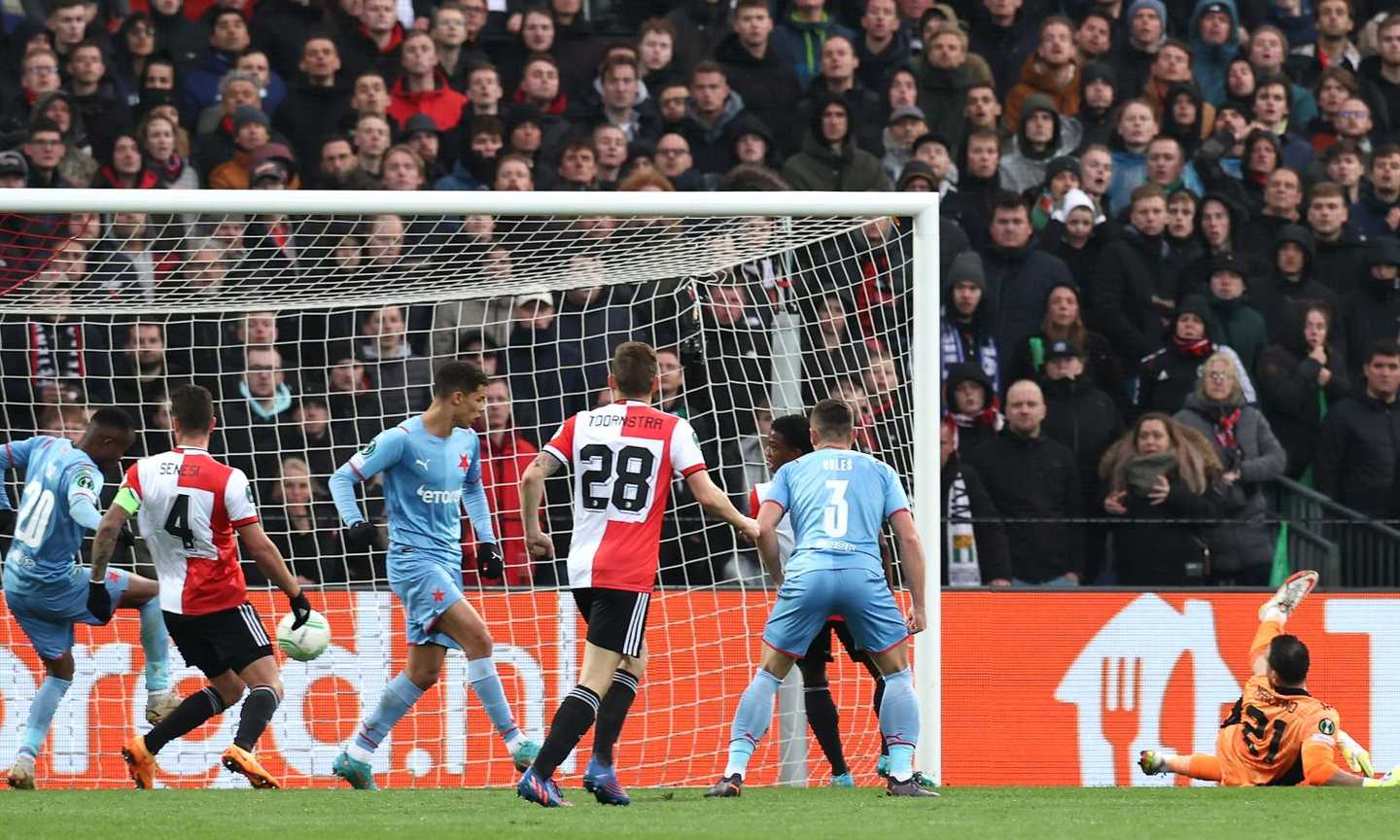 UFFICIALE: il Feyenoord annuncia Timber. Ma non è il difensore