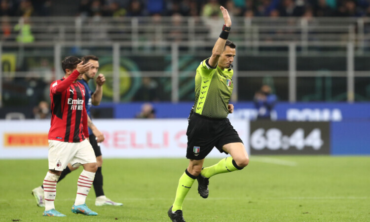 Serie A, gli arbitri: Milan-Napoli a Mariani, Marcenaro quarto uomo a Firenze. Banti in B, c'è Orsato