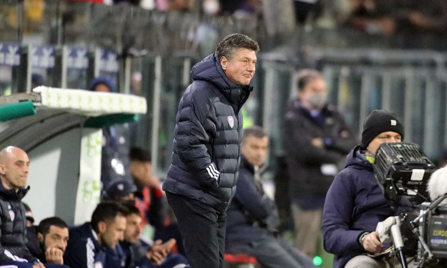 Cagliari, Mazzarri: 'Servirebbe un pizzico di fortuna in più. Ritiro? La squadra non lo merita'