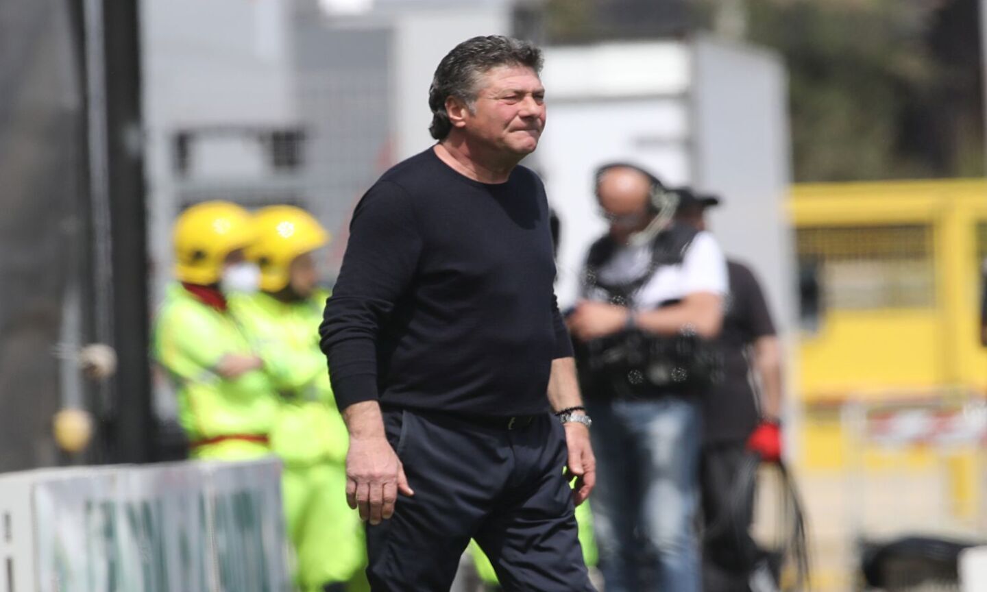 Cagliari, Mazzarri: 'Se non ci ripetiamo a Genova, la vittoria non vale nulla. Salvezza qui come due scudetti'