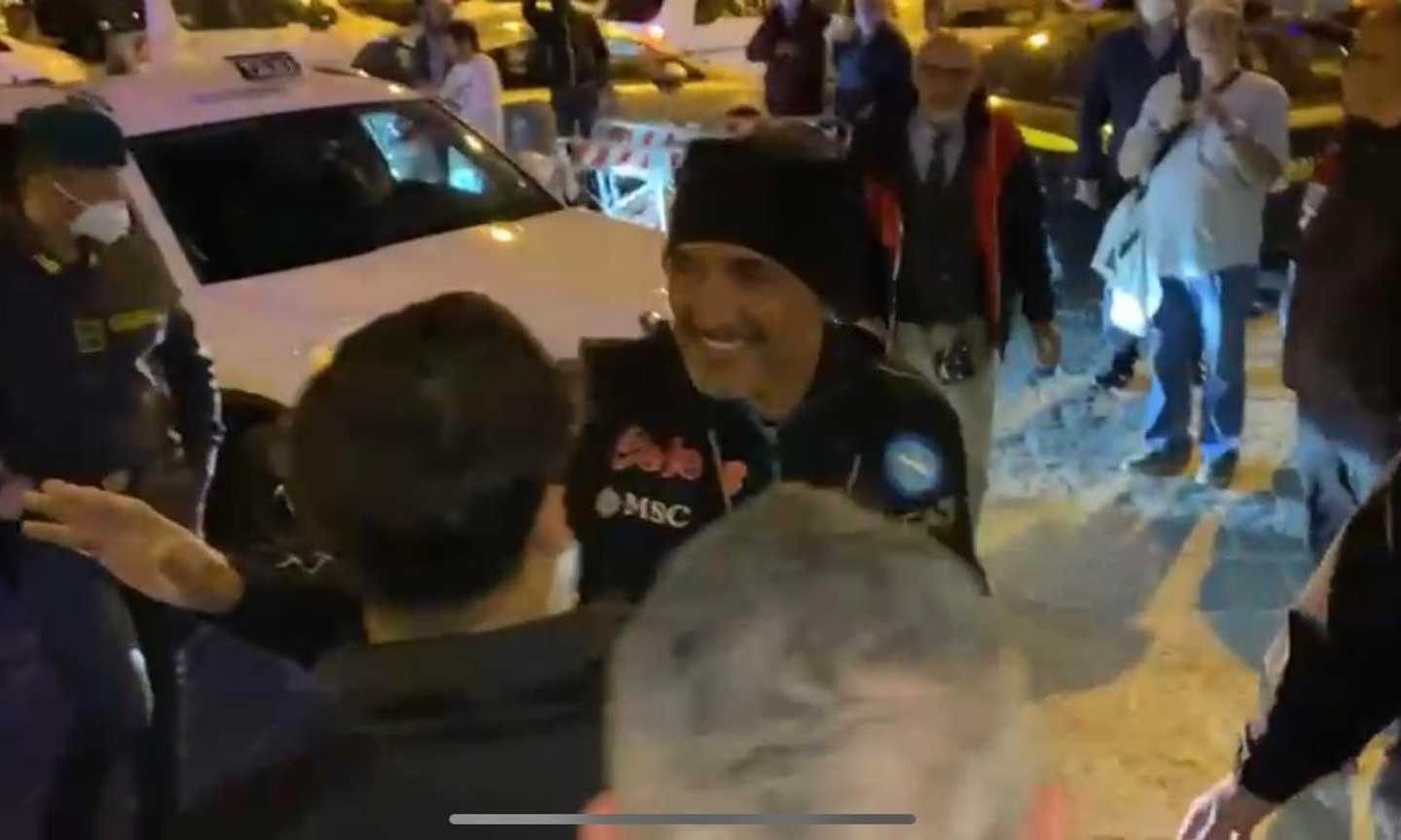 Napoli, inizia il ritiro: riecco Di Lorenzo, Spalletti sorridente e De Laurentiis a cena con la squadra VIDEO