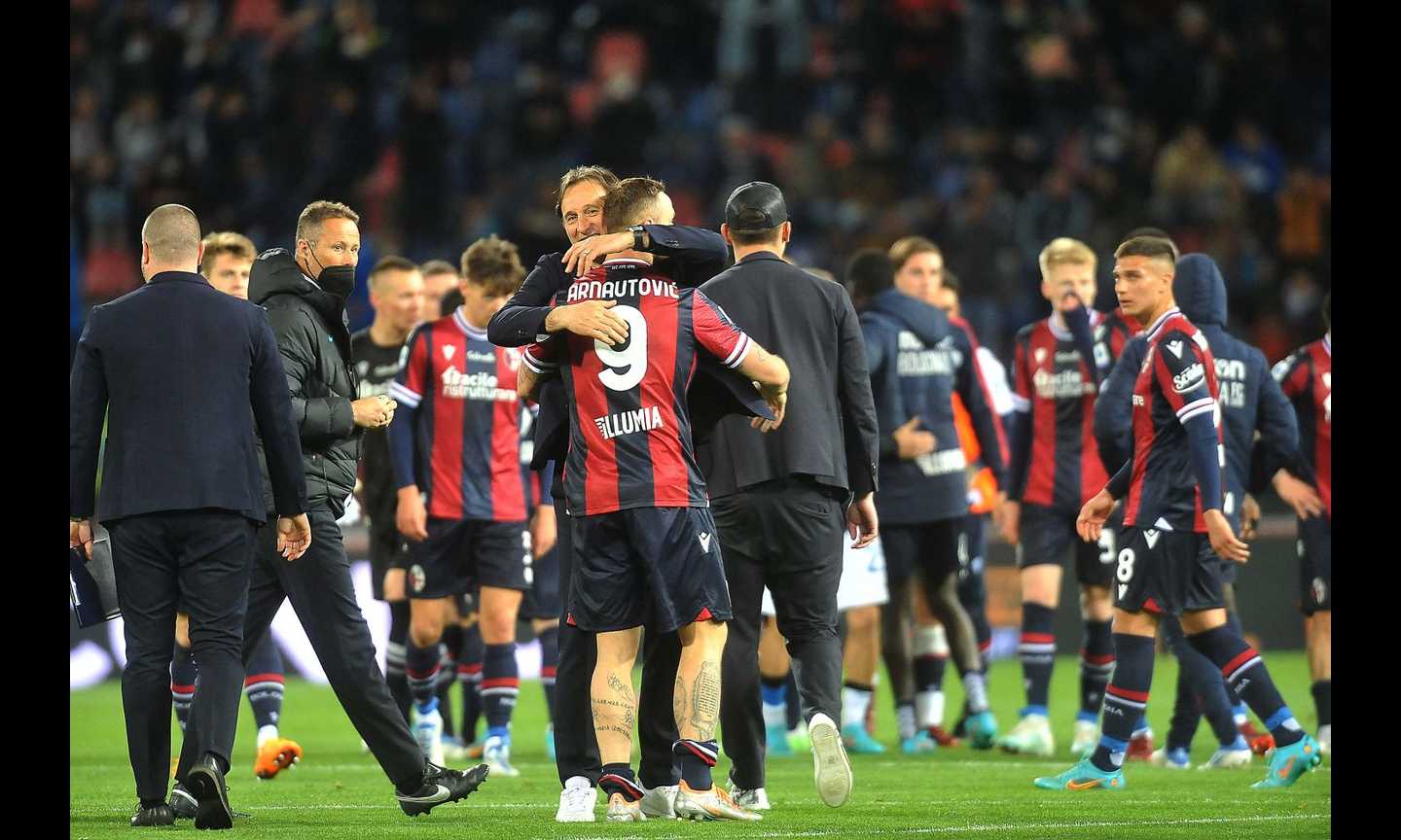 Il Bologna da Mihajlovic dopo la vittoria contro l'Inter: 'Mi avete fatto commuovere e ringiovanire'