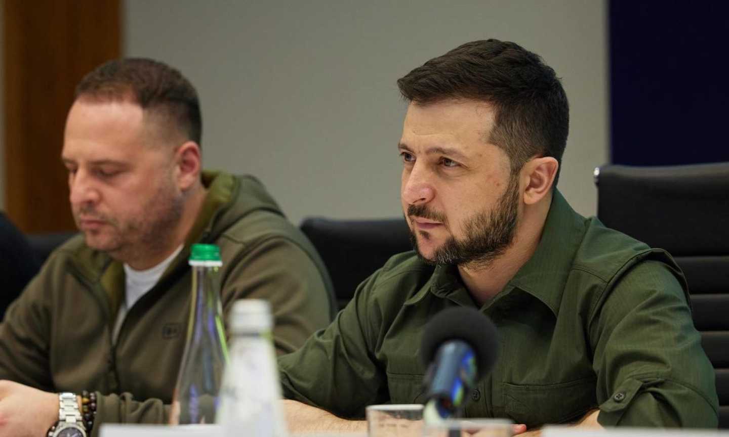 Guerra in Ucaina: ripresa l'evacuazione da Mariupol. Zelensky: 'Fiducia nella Russia pari a zero'