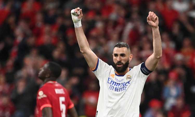 Il Lione si porta avanti col lavoro: fa le congratulazioni a Benzema per la Champions e... per il Pallone d'Oro