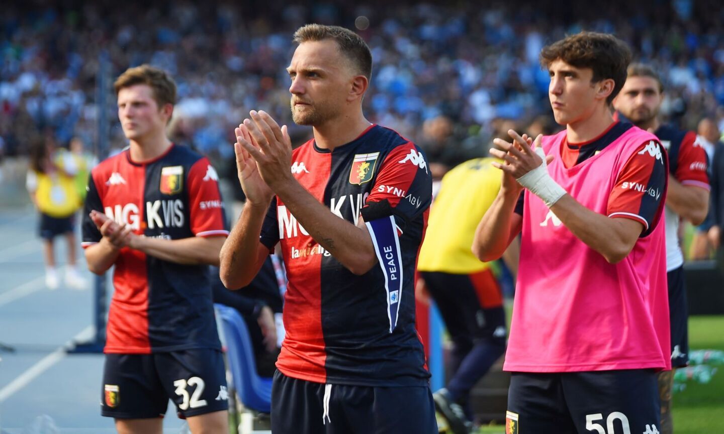 Genoa, senti Criscito: 'Se serve sono a disposizione'