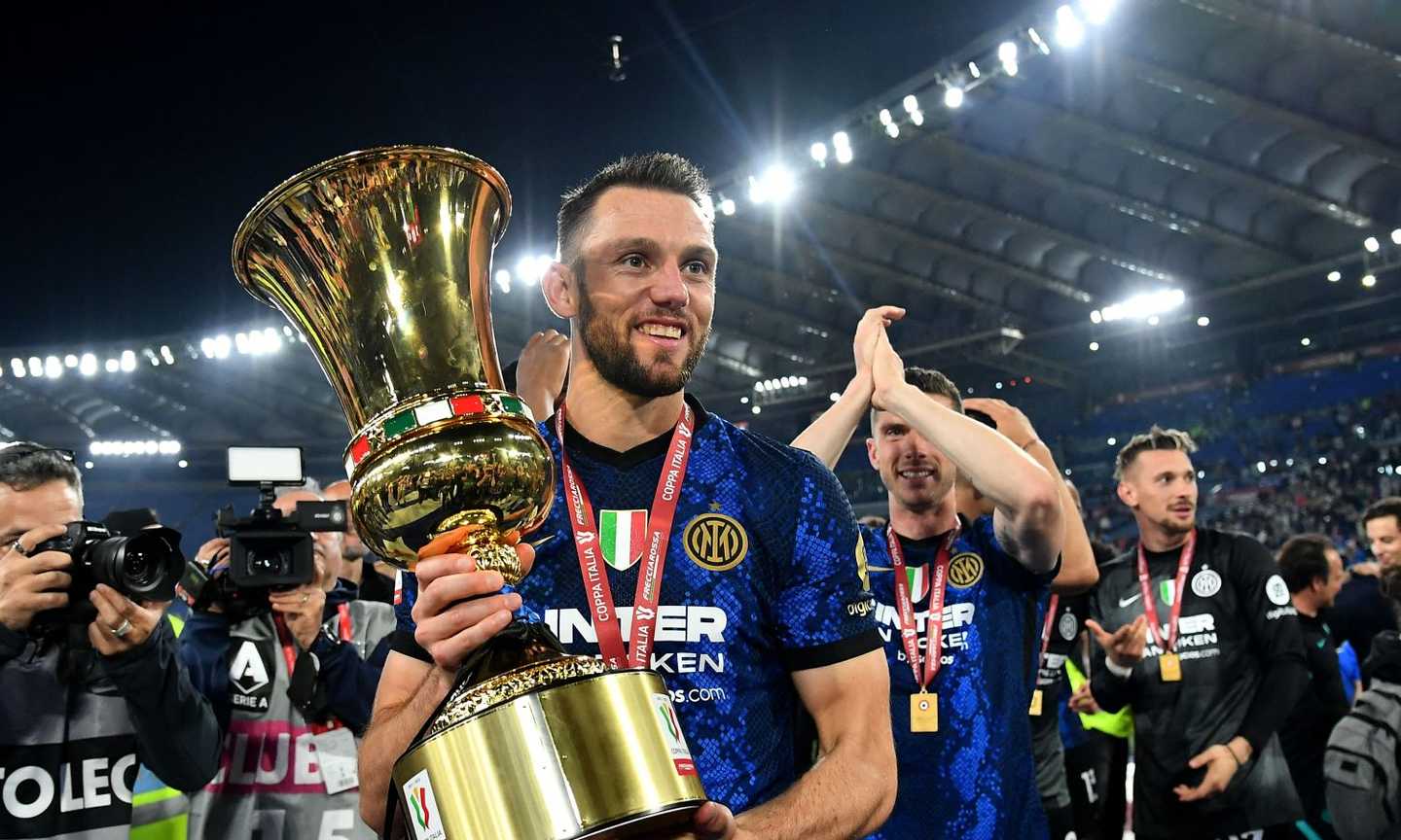 Inter, l’ultima di De Vrij. Sì, ma in stagione o in maglia nerazzurra? Il dilemma da cui dipende il mercato 