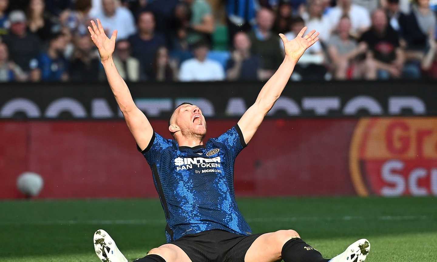 Inter, c'è anche il ritorno alla Roma fra le opzioni per Dzeko