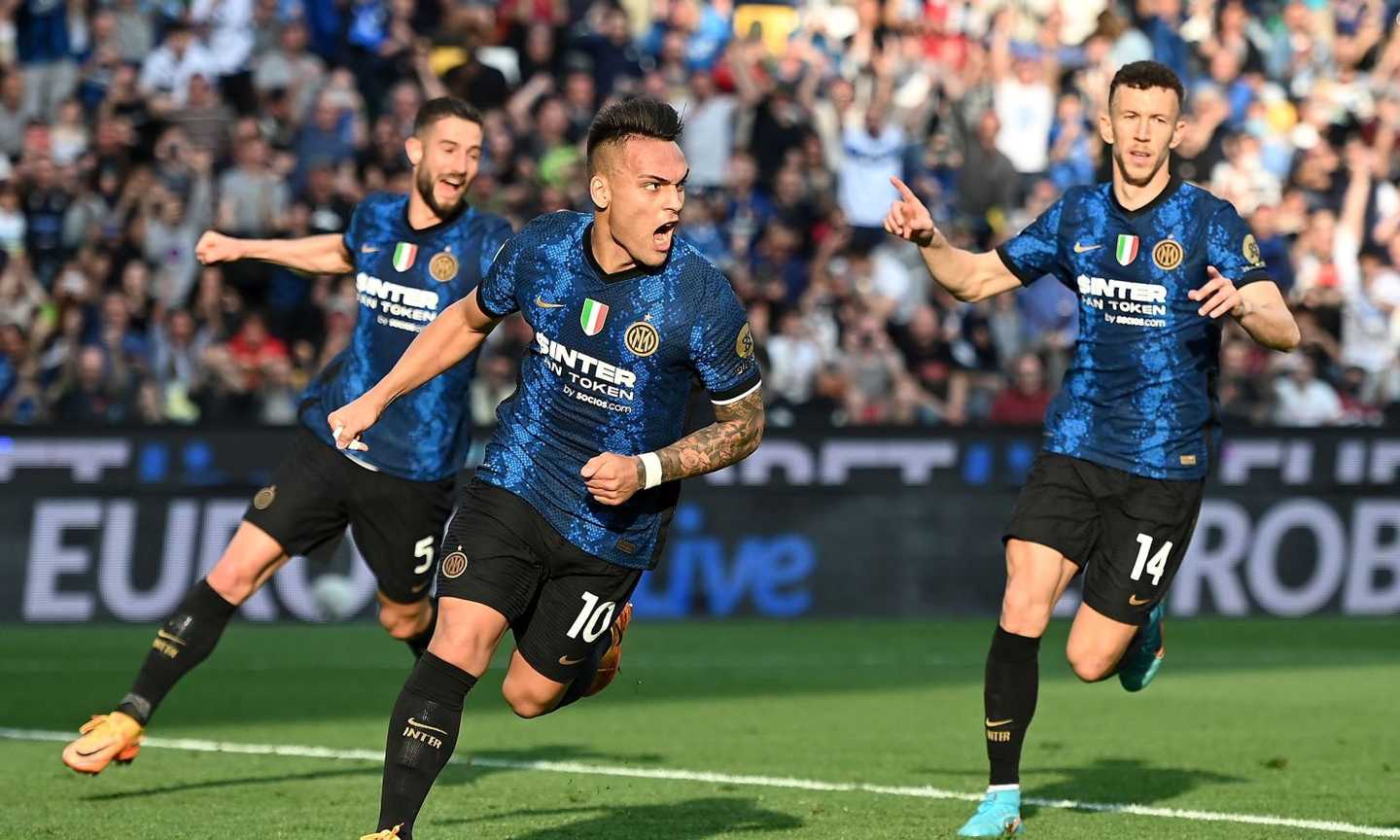 L'Inter soffre ma rimane aggrappata al sogno scudetto: 2-1 all'Udinese, è a -2 dal Milan