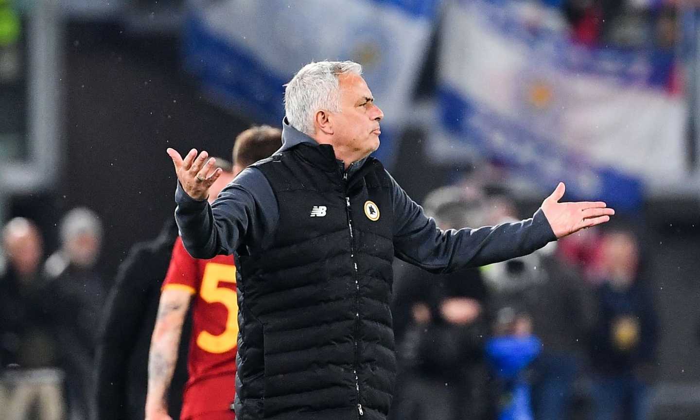 Roma, Mourinho: 'Abbiamo sacrificato la Serie A per arrivare in finale, ce la meritiamo. Da Abraham voglio di più'